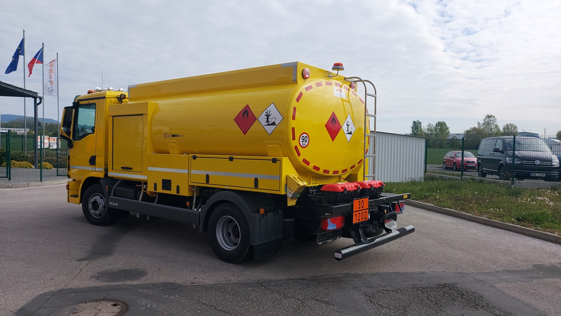 Cisternové nástavby na PHM CN 3-8 - Obrázek 2