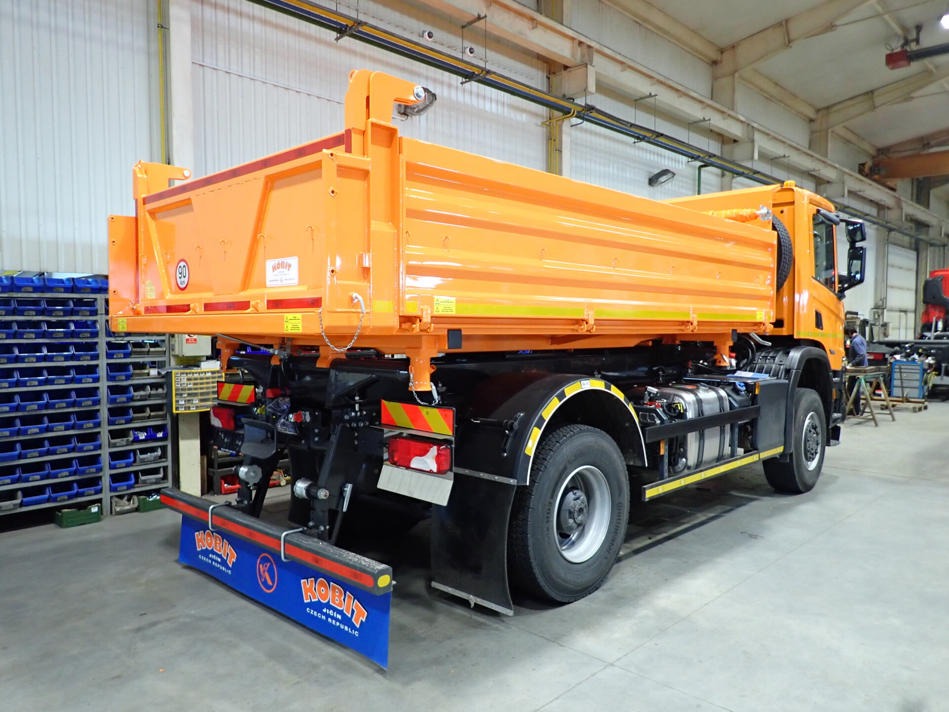 Three-Sided Tipping Superstructure S 18 - Image 7