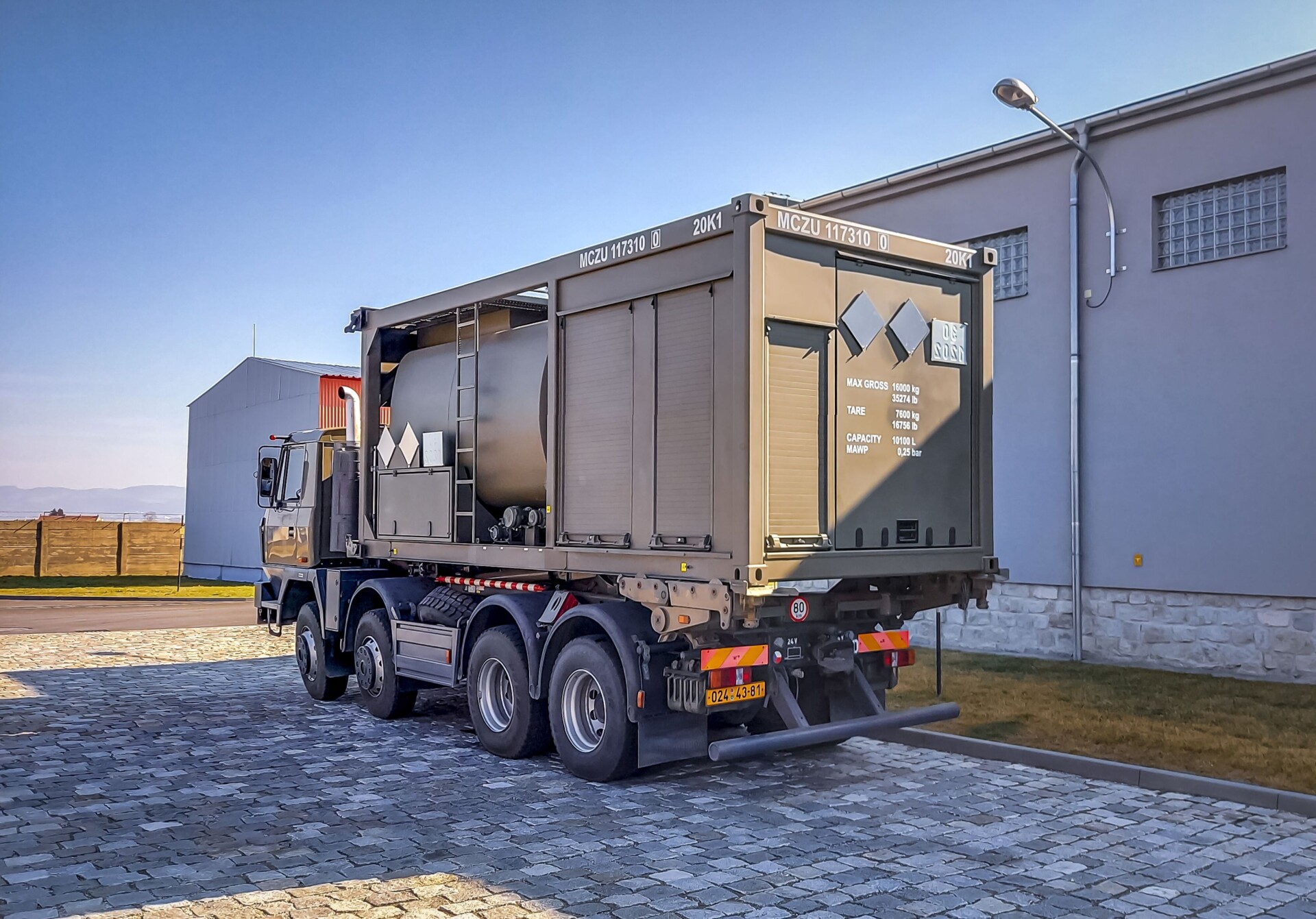 ISO 1C Tank Container with Fuel Dispensing Unit CN 10KN - Image 4