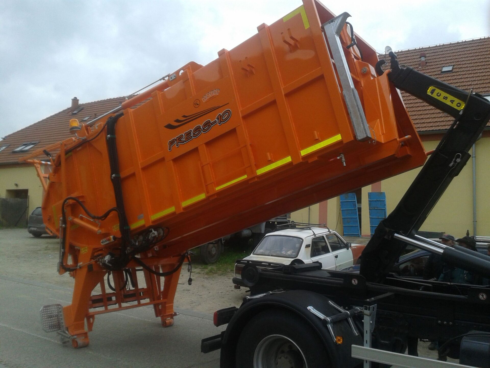 Municipal Solid Waste Collection Superstructure PRESKO – PRESS 6–14 - Image 13
