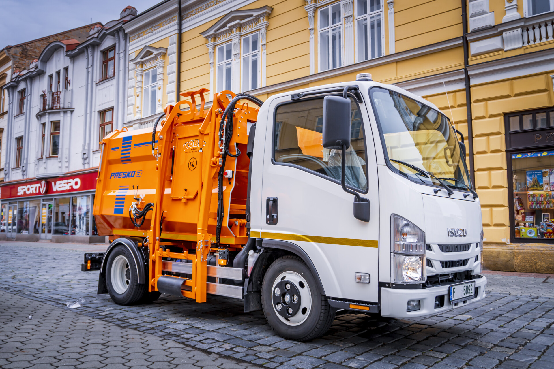 Municipal Solid Waste Collection Superstructure PRESKO 2–4 - Image 5