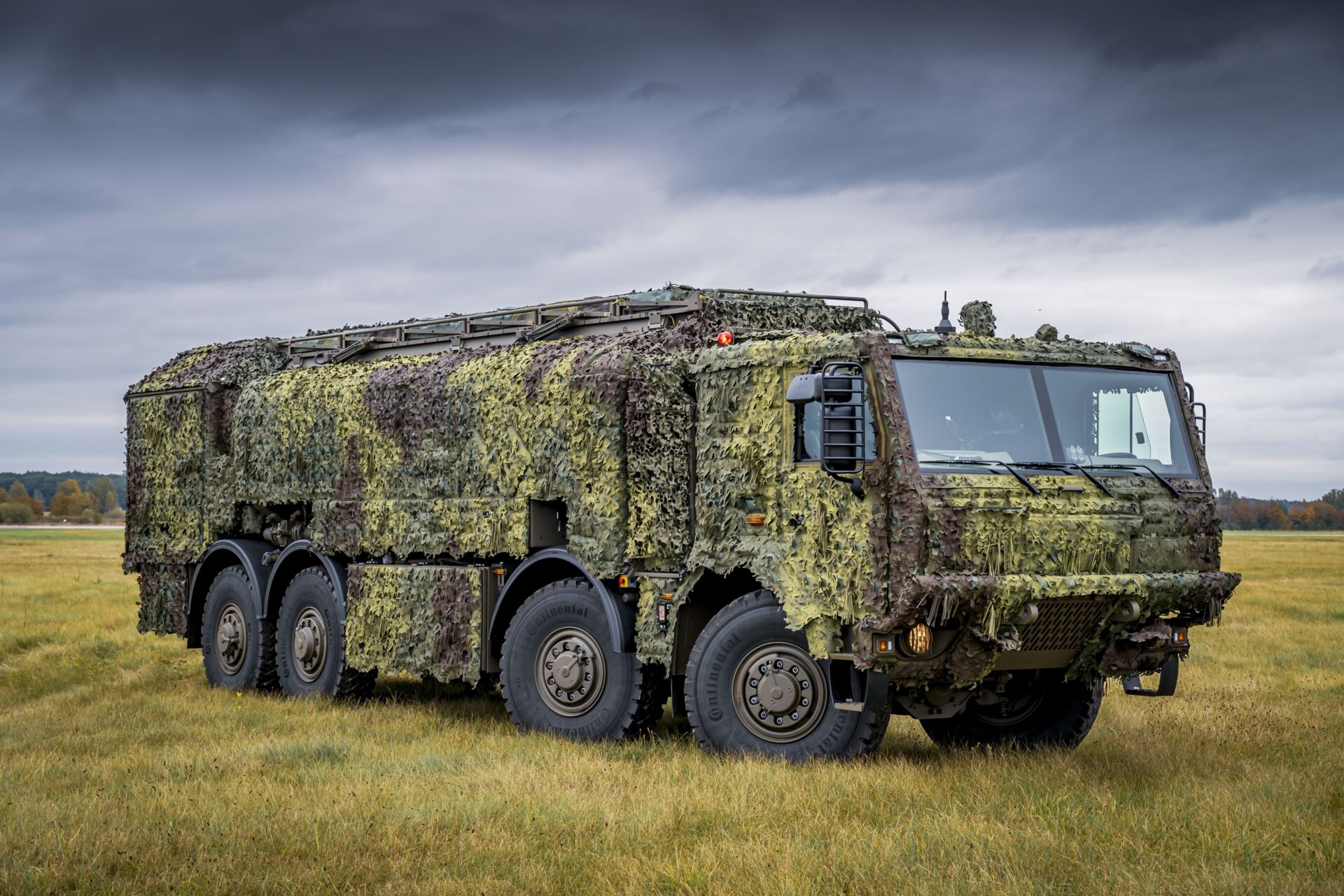 Aircraft Refueller CN 16PL - Image 2