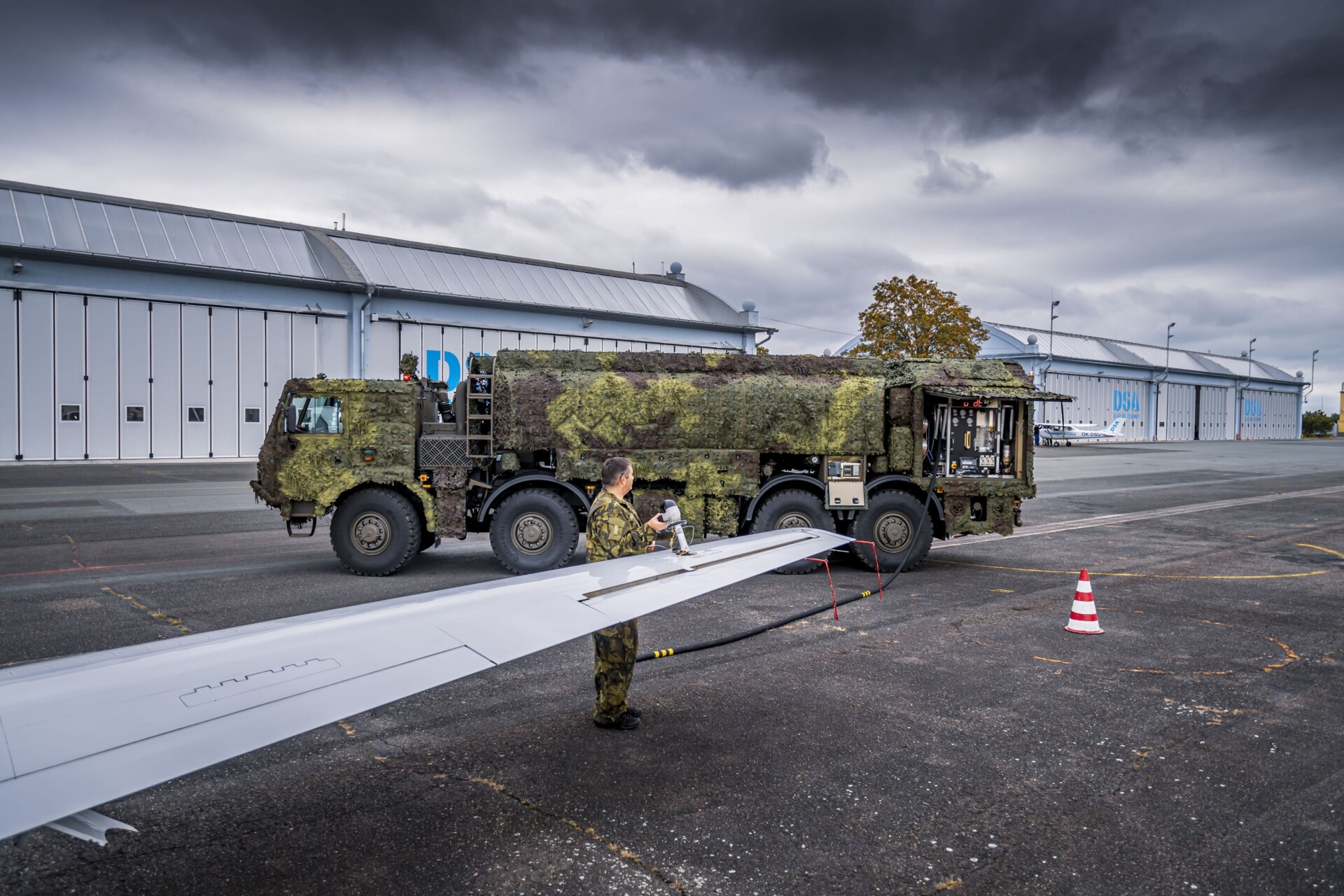 Aircraft Refueller CN 16PL - Image 3
