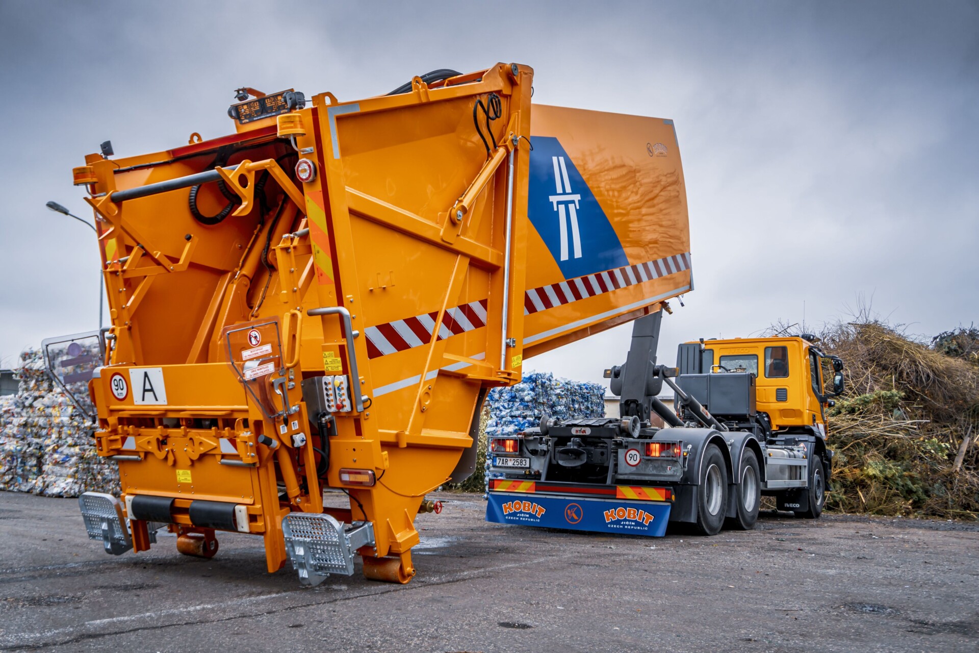 Municipal Solid Waste Collection Superstructure PRESKO 14–16