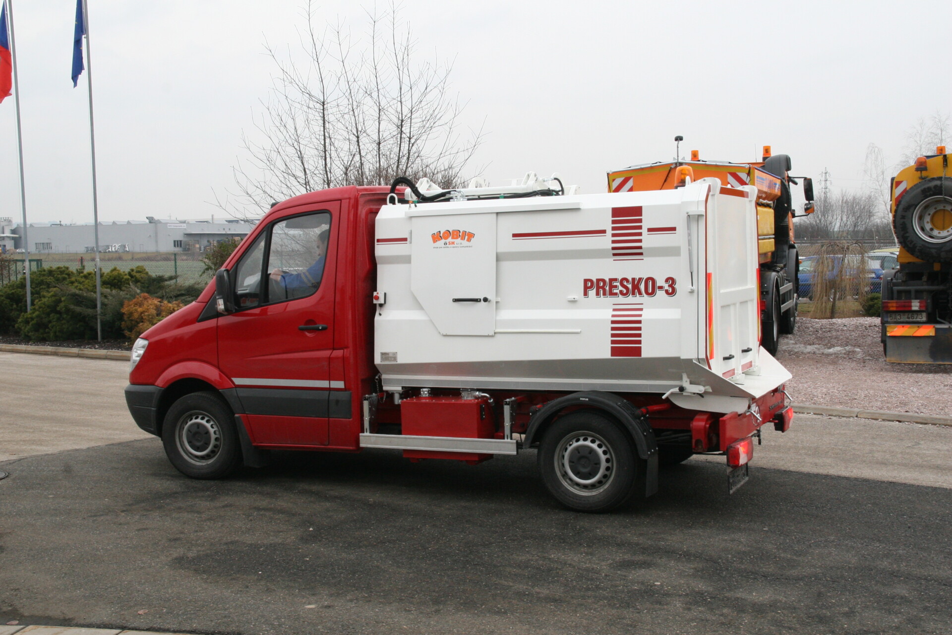 Municipal Solid Waste Collection Superstructure PRESKO 2–4 - Image 6