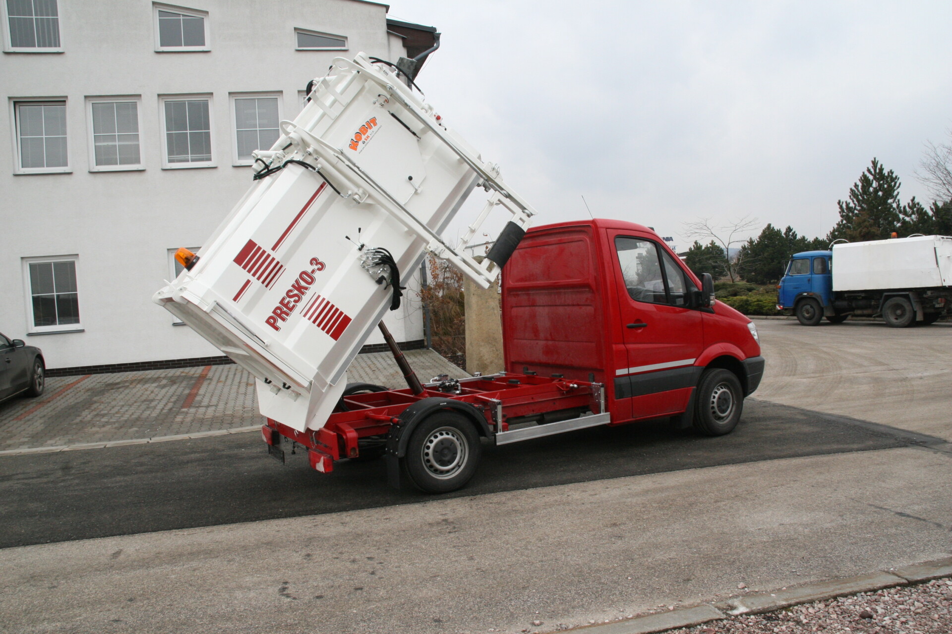 Municipal Solid Waste Collection Superstructure PRESKO 2–4 - Image 7