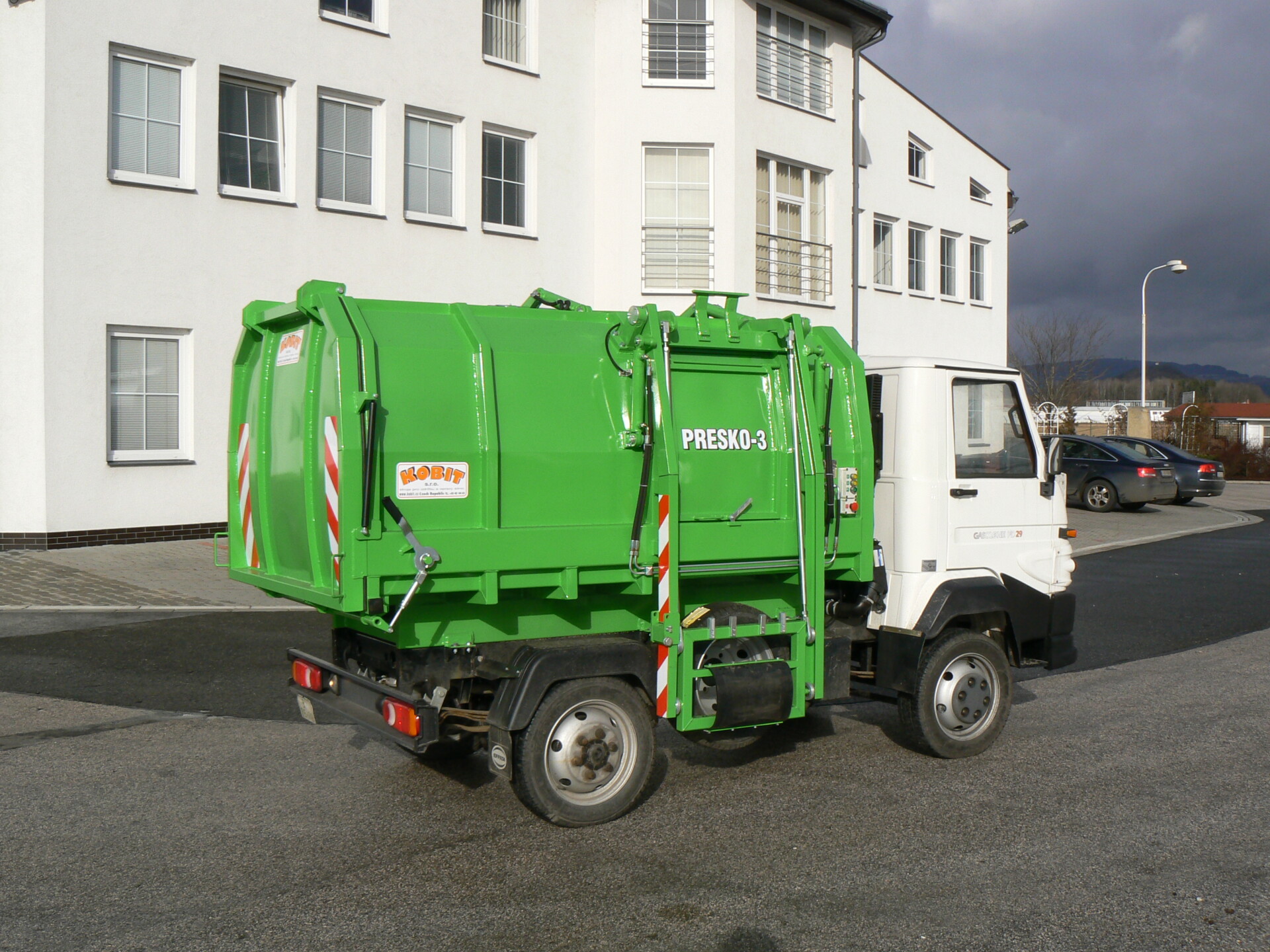 Municipal Solid Waste Collection Superstructure PRESKO 2–4 - Image 8