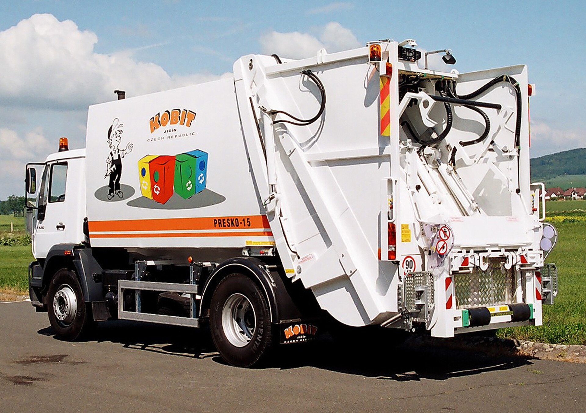 Municipal Solid Waste Collection Superstructure PRESKO 14–16 - Image 3