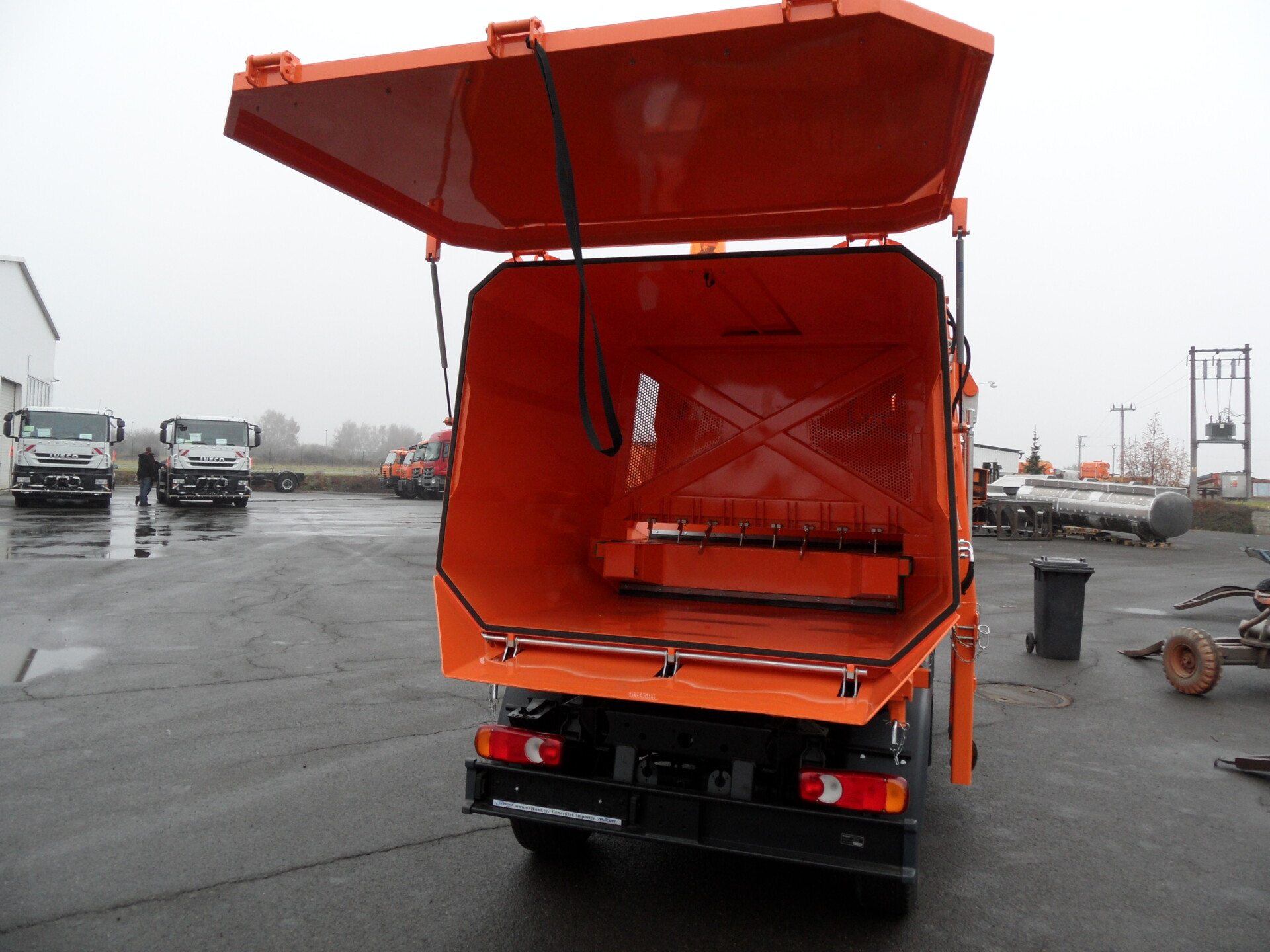 Municipal Solid Waste Collection Superstructure PRESKO 2–4 - Image 2