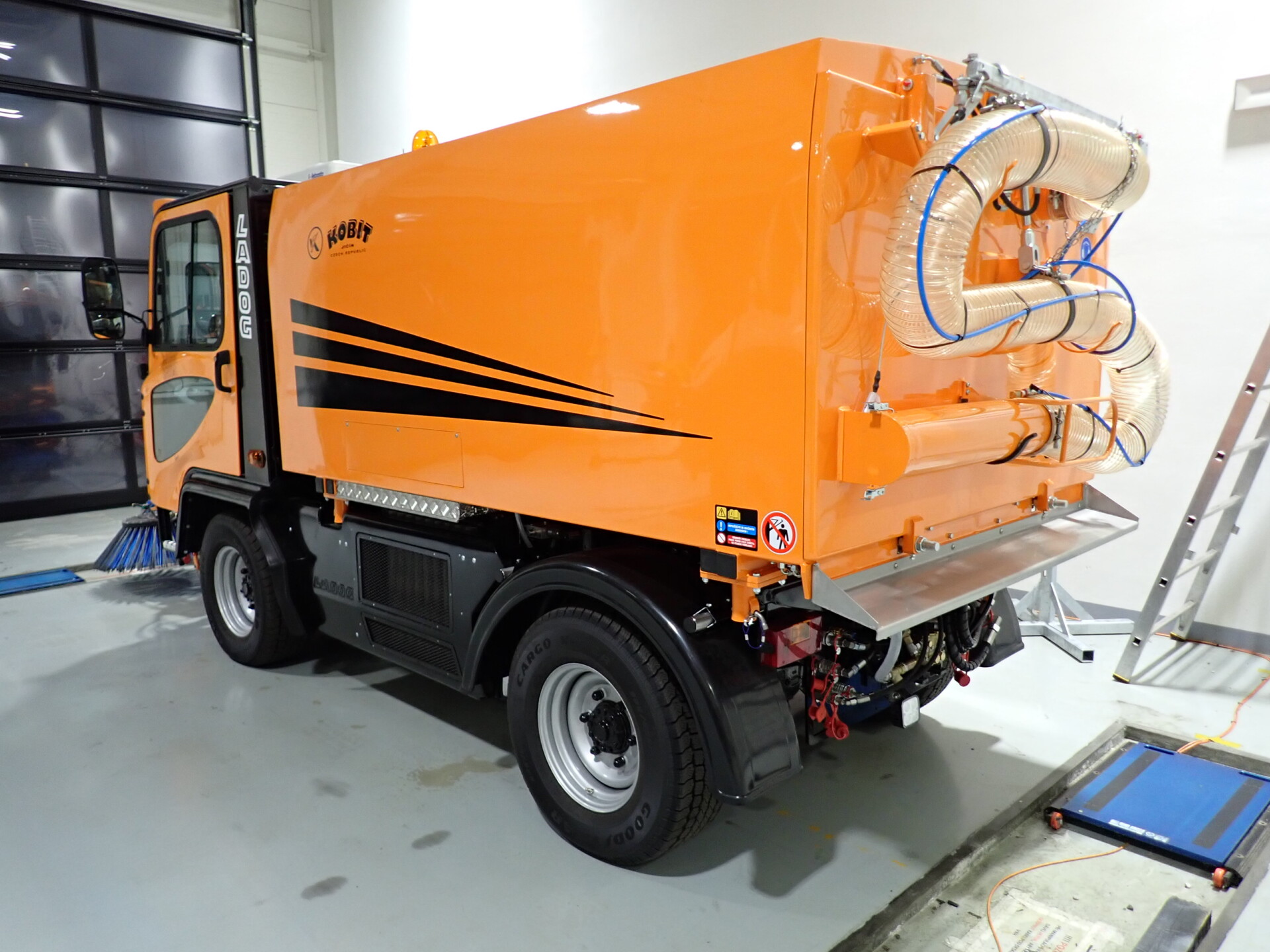 Self-Propelled Sweeper K 3 LADOG - Image 2