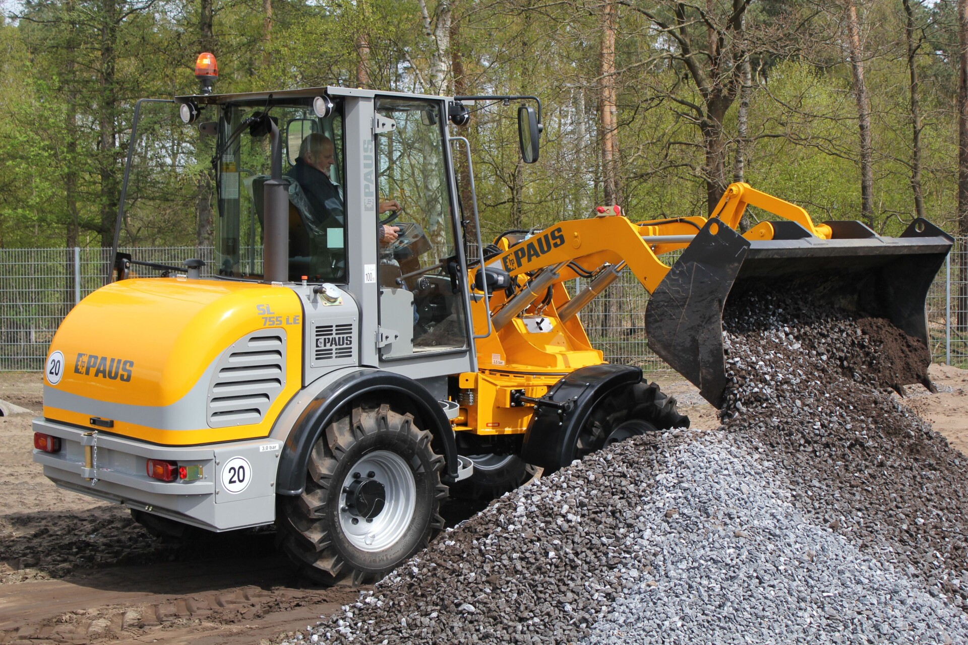 SL Series Telescopic Rotating Loaders - Image 2