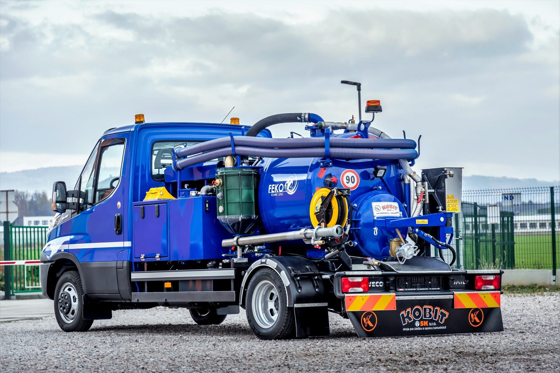 Vacuum and Combination Tank Superstructures FEKO 1–4